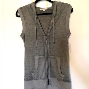 Threads 4 Thought New sleeveless zip-up hoodie S